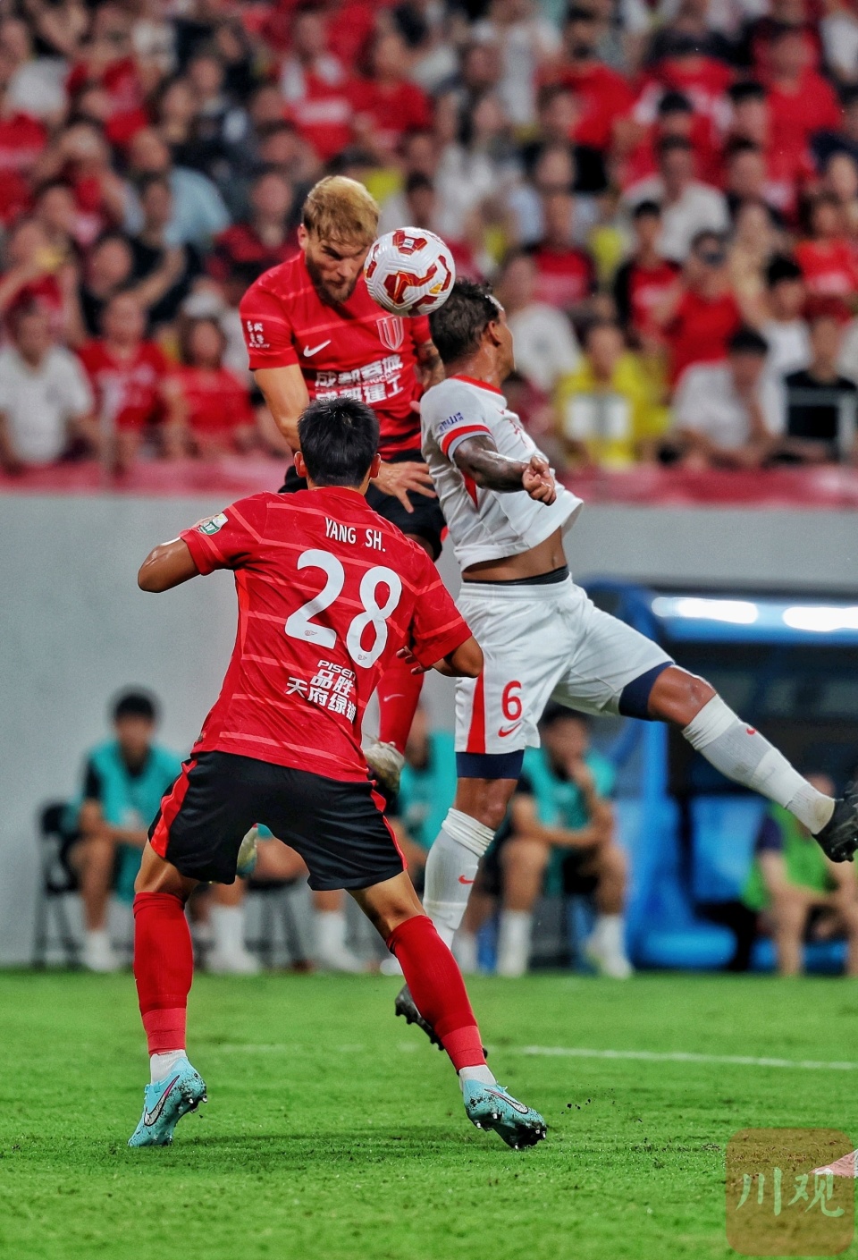 Laj, 镇主场迎战 Laj, 镇主场迎战