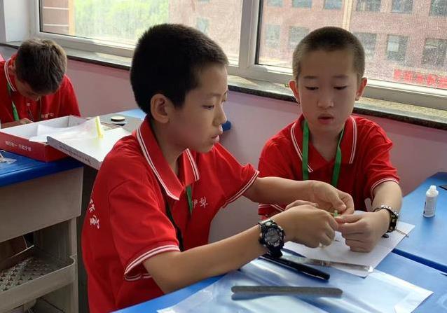 有的在地上, 坚持, 挑战全国技 有的在地上, 坚持, 挑战全国技