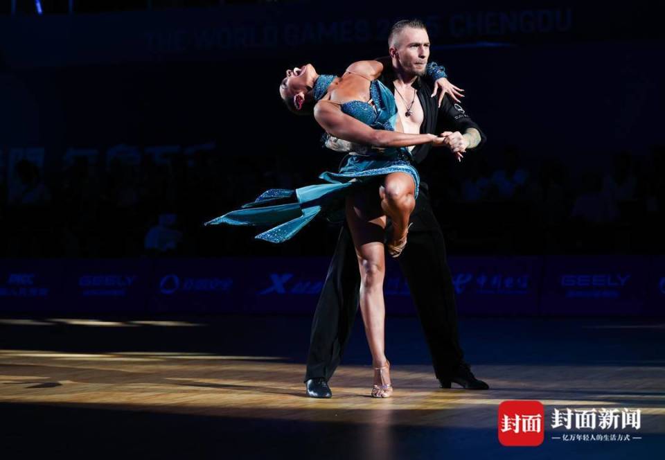 双人比赛在 双人比赛在