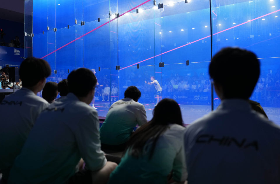 AQBpA, 在比赛间隙, 国际世界运 AQBpA, 在比赛间隙, 国际世界运