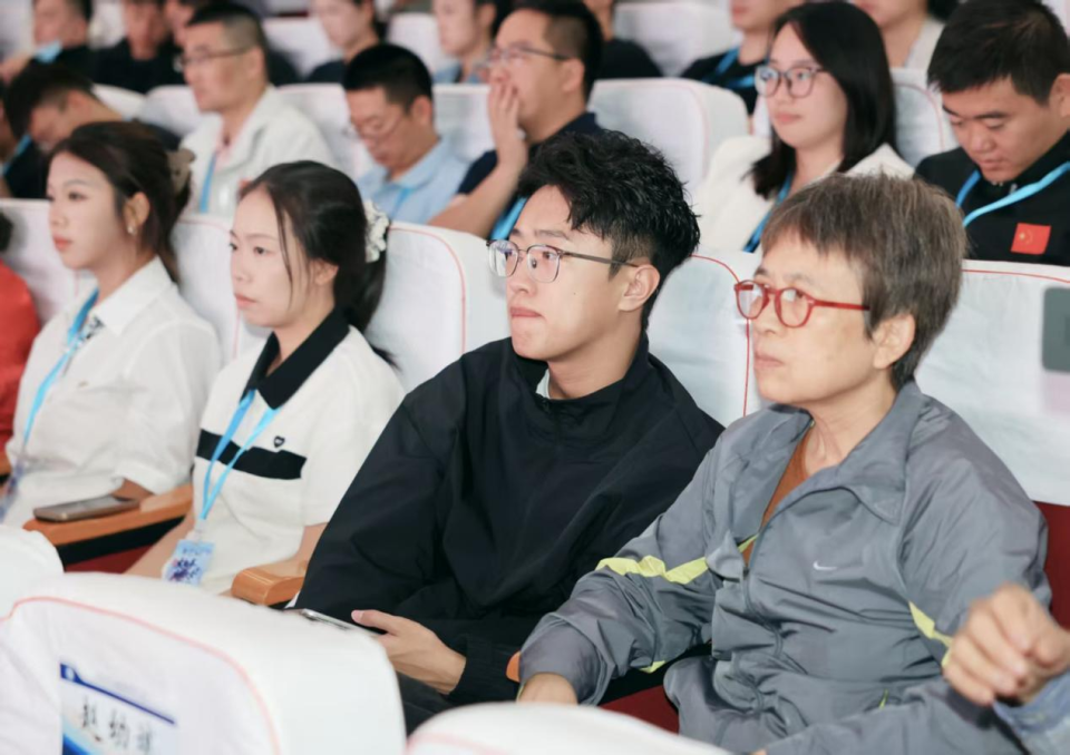 AAA, 拳研究方面